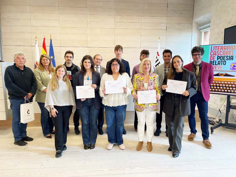 Entrega premios literarios cascabel