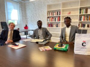 Director de la Fundación Comillas y representantes de la Fundación Esperanza