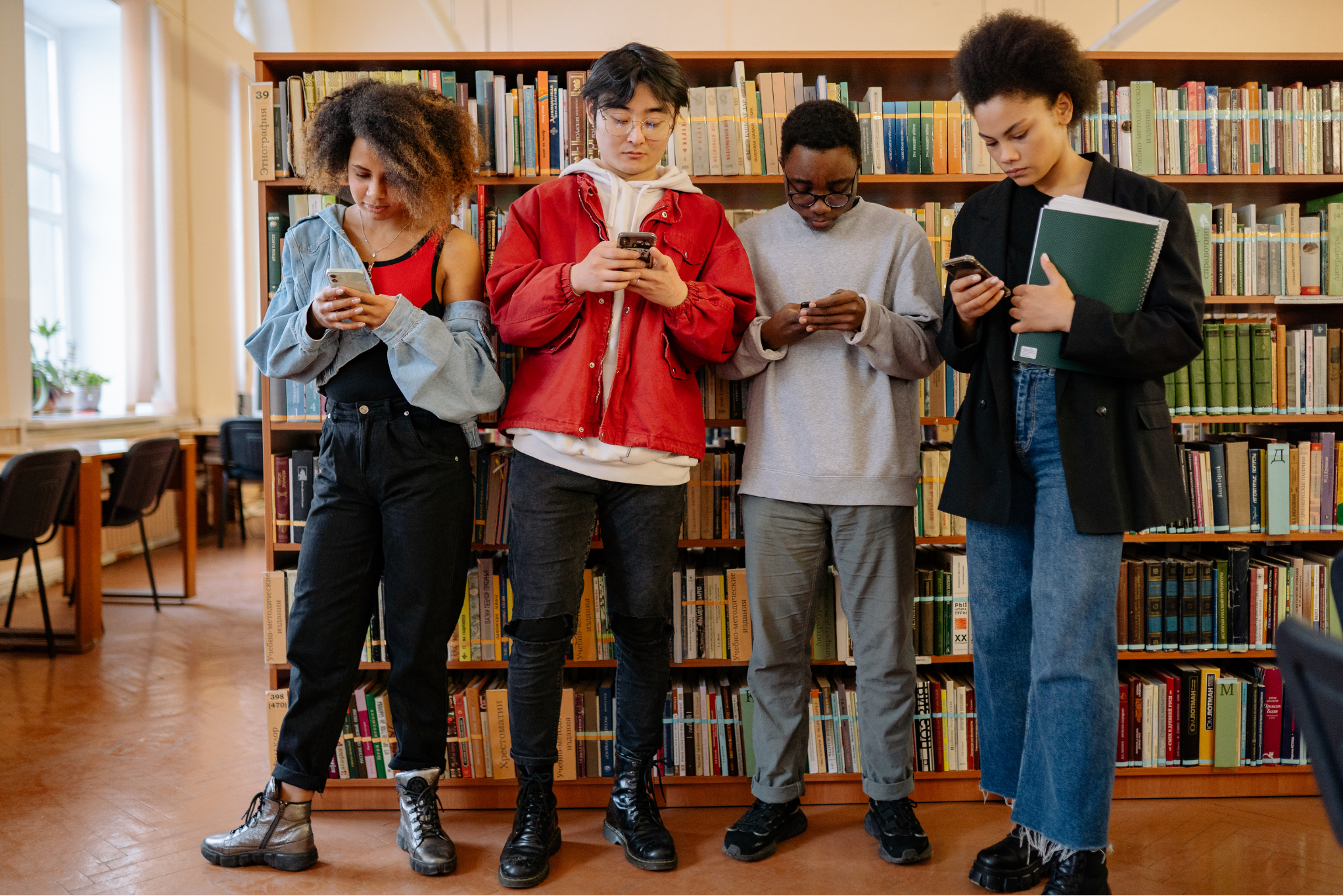 Entre bits y bots: Animación a la lectura con la literatura digital